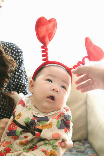 お宮参り写真 自宅 新田神社 赤ちゃん、ヘアーアクセサリー