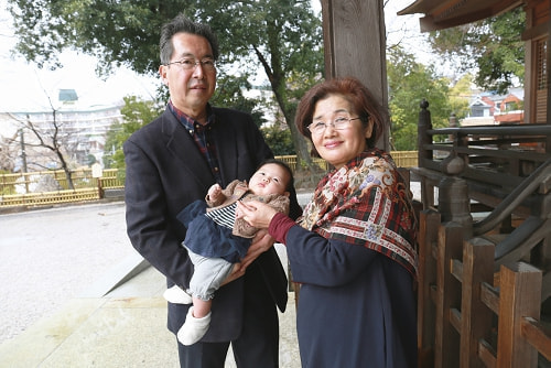 お宮参り(お食い初め)写真 撮影場所 師岡熊野神社 父方祖父祖母