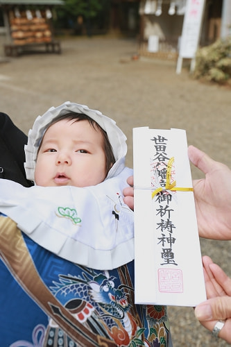 お宮参り写真 撮影場所 世田谷八幡宮 お宮参りレンタル着物着用、お宮参りレンタル着物着用、冬