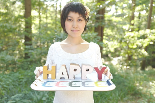 ブライダル(エンゲージメントフォト)写真 撮影場所 森(自宅) HAPPY