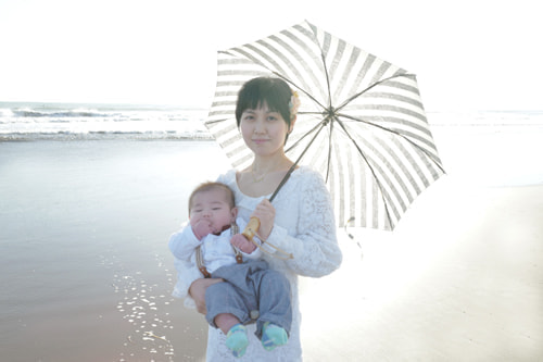 ブライダル(エンゲージメントフォト)写真 撮影場所 海(湘南) 新婦、子供