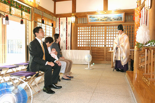 お宮参り写真 自宅 新田神社 ご祈祷風景