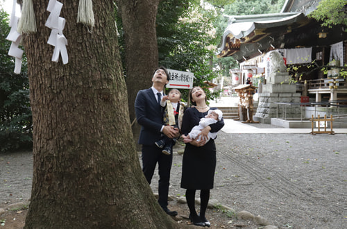 お宮参り写真 撮影場所 大宮八幡宮３３